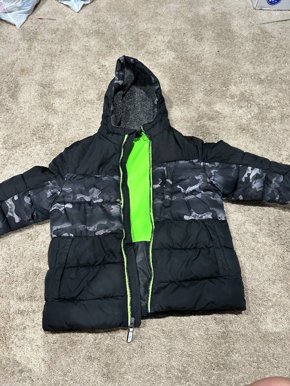ZeroXposur Boys Size 8 Puffer Jacket Black Gray Camo Sherpa Lined Hood Winter